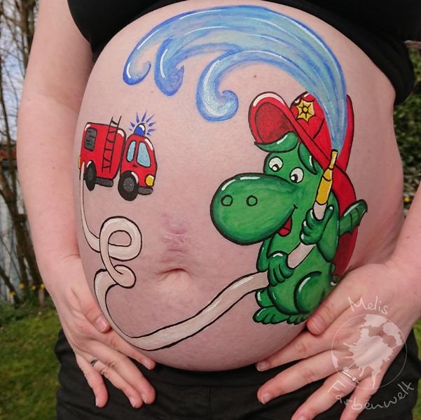 bemalter Babybauch Drache